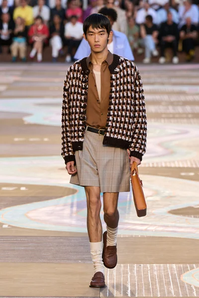 Look 63